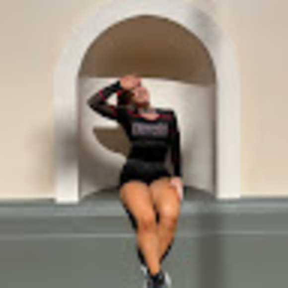 Meet your Posher, Rebecca - Picture 1 of 1